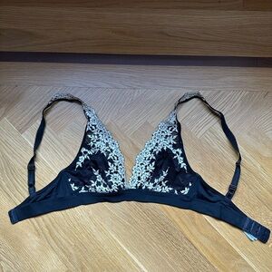 Wacoal Embrace Lace Soft Cup Wirless Bra | 34